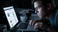 ¿Cómo dejar de "scrollear" en el celular sin parar y proteger la salud mental?