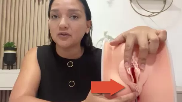 Dra. Hidalgo señala el área vaginal que se procede a cortar en una episiotomía. (Foto: ÚtileInteresante.pe) Dra. Hidalgo señala el área vaginal que se procede a cortar en una episiotomía. (Foto: ÚtileInteresante.pe)