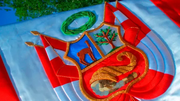 Elementos del Escudo Nacional del Perú que representan los recursos naturales. (Foto: Perú travel)