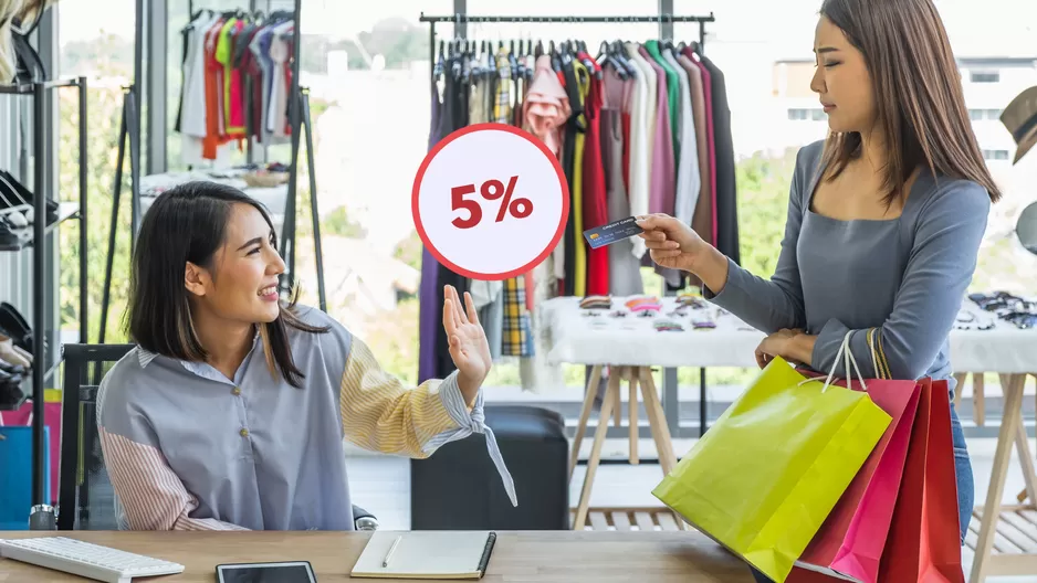 ¿Debo asumir el recargo adicional por pagar con tarjeta de crédito? ¿Debo asumir el recargo adicional por pagar con tarjeta de crédito?