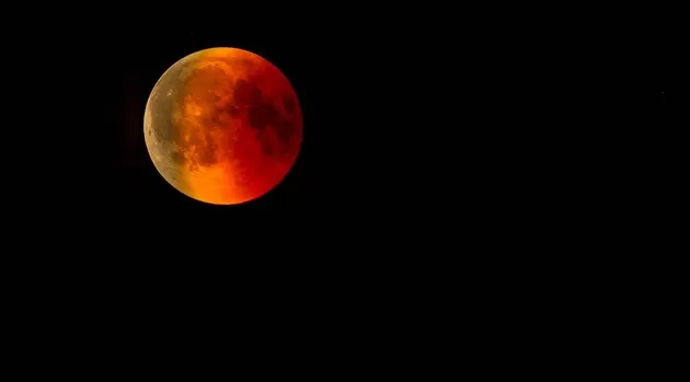Luna de sangre : ¿A qué hora podrás ver el eclipse lunar?
