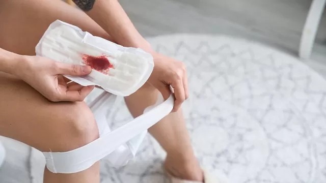 ¿Flujo marrón en vez de la menstruación es por embarazo? - América Noticias