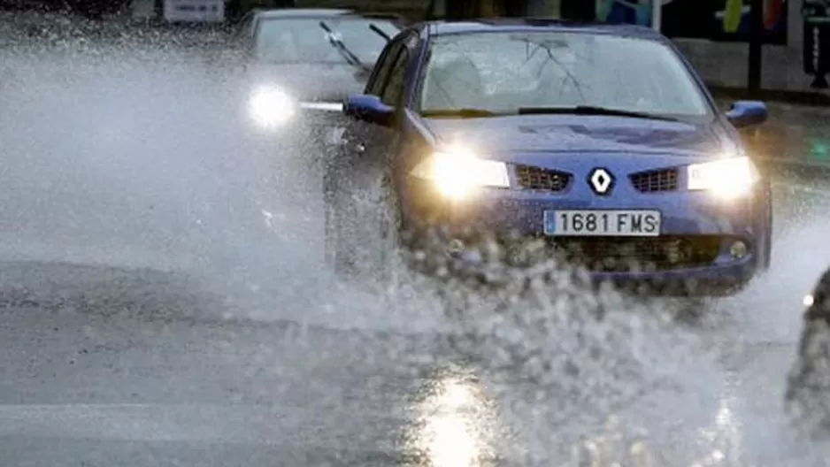 Tips para manejar bajo la lluvia