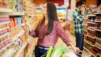 Sigue estos consejitos para ahorrar dinero cuando vas al supermercado (Foto: Shutterstock)