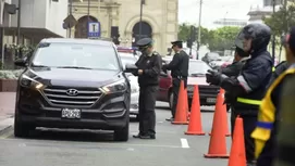 ¿Qué derechos tengo si el policía me detiene cuando manejo?