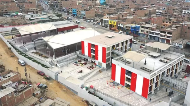 Las Escuelas Bicentenario tienen una inversión de 4 mil 250 millones de soles. (Foto: Andina)