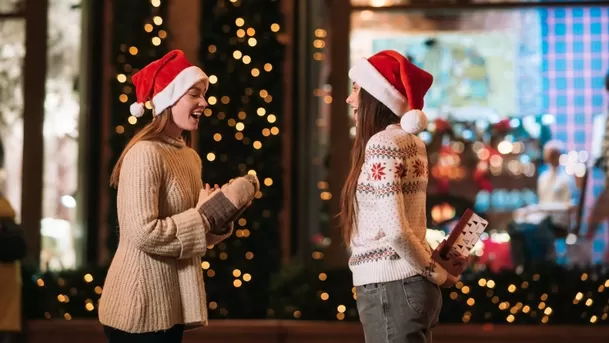 Las frases de Navidad pueden crear un vínculo de afecto con tus seres queridos.