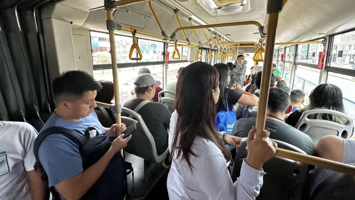 El Metropolitano solo cuenta con cuatro rutas regulares. (Foto: Andina)