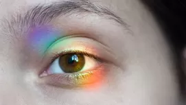 Cuatro razones por las que debes poner rodajas de pepino en tus ojos