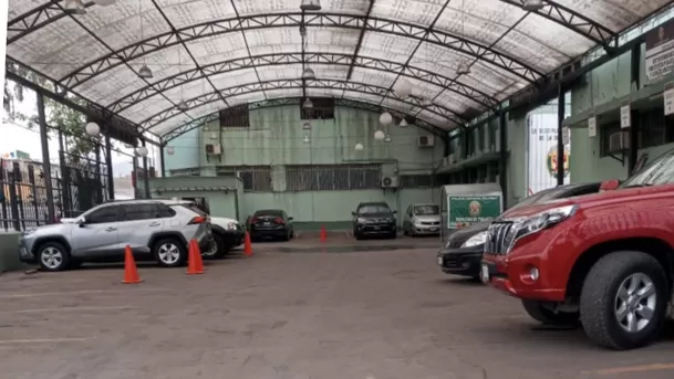 Peritaje de lunas polarizadas en Lima. (Foto: Maps / Uriel Figueroa)