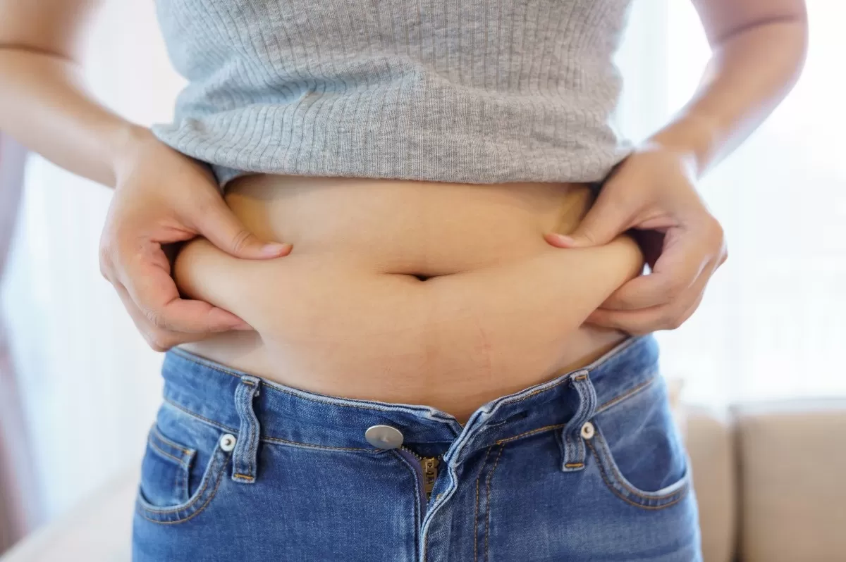 El manejo nutricional de los alimentos es importante para eliminar la grasa abdominal.