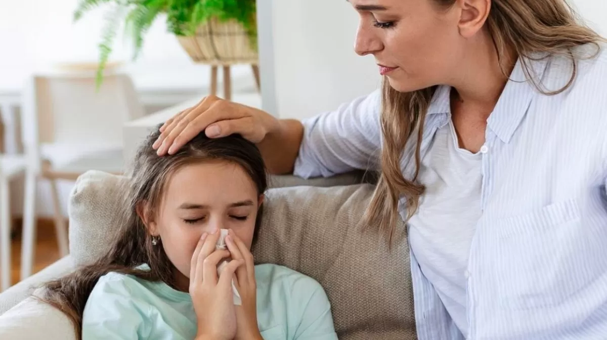 Mocos, tos y fiebre son los primeros síntomas de una infección respiratoria en niños.