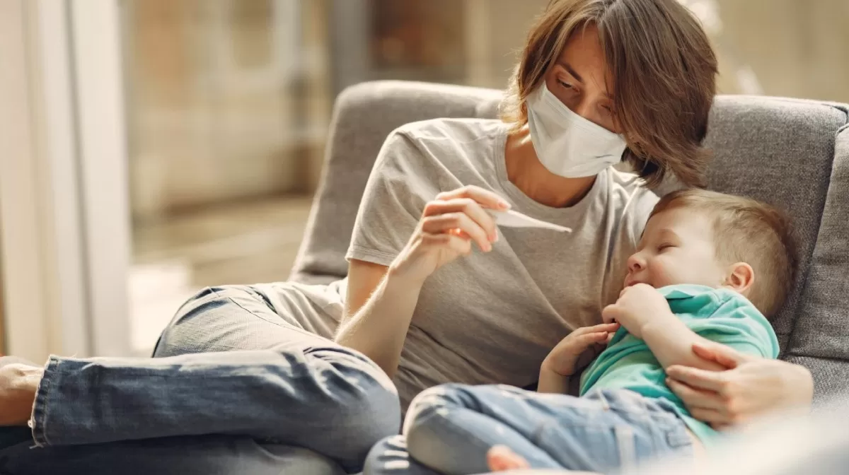 Un niño que presenta fiebre más de tres días necesita pasar por consulta médica.