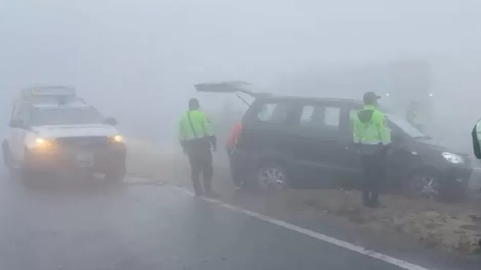 Consejos de seguridad para manejar con neblina o lluvia. (Foto: Andina)