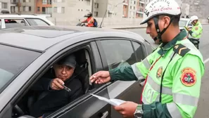 Para evitar problemas con el policía de tránsito debes portar estos documentos (Foto: Andina)