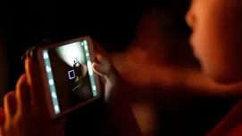 ¿Cuánto tiempo debe estar un adolescente con un celular?