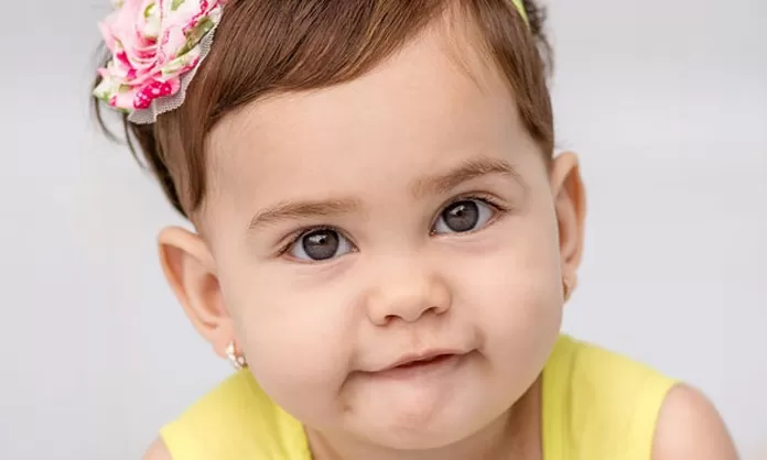 Acuerdo pelo Discriminar Aretes para bebés: ¿a qué edad puedes ponérselos y qué cuidados tener? -  América Noticias