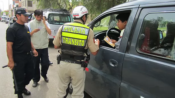 La Policía solo puede detener un vehículo por tres motivos