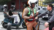 ¿Qué normas debo cumplir si tengo un scooter o moto eléctrica y cuál es la diferencia?