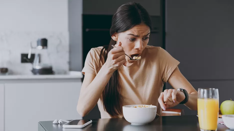 ¿Por qué es malo comer rápido?