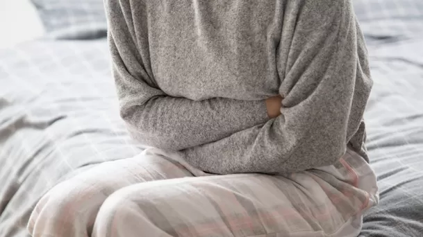 Aguantarse los gases tiene efectos en la salud intestinal.