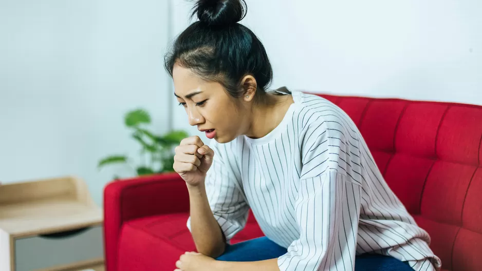 El cambio en el color de la flema puede ser una señal de amigdalitis o sinusitis.