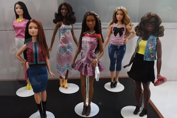 Barbie fue creada por Ruth Handler en California, Estados Unidos. (Foto: Mark RALSTON / AFP)