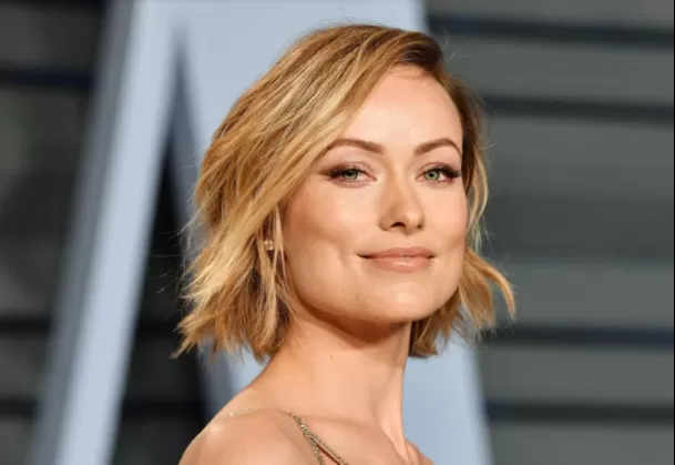 La actriz Olivia Wilde luce el rostro cuadrado