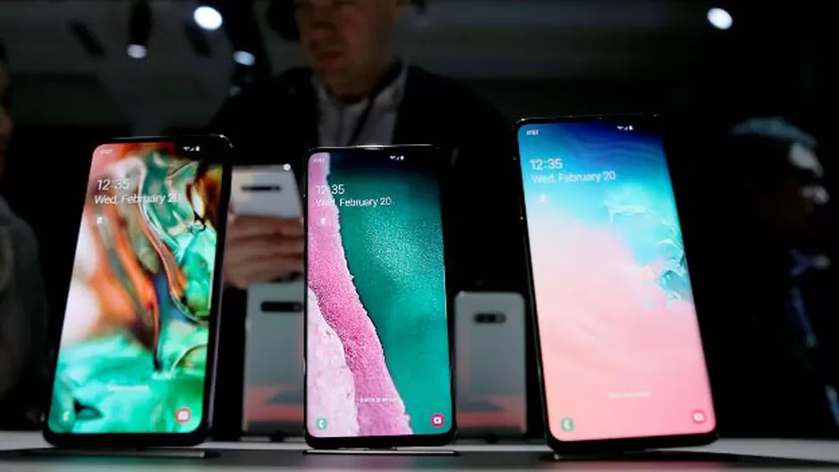 Samsung presentó el primer teléfono inteligente con pantalla plegable del mercado, bautizado como Galaxy Fold. (Foto: AFP)