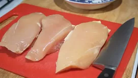 ¿Por qué nunca debes lavar el pollo antes de cocinarlo?