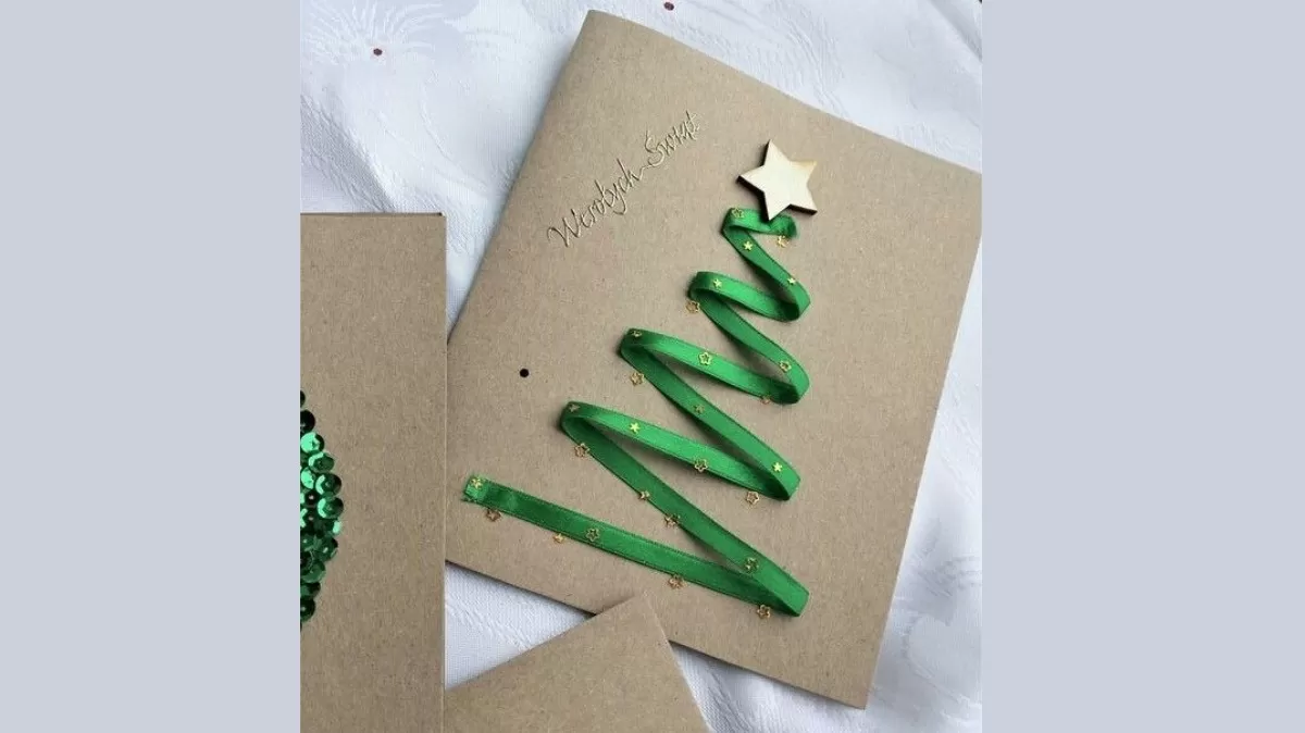 Tarjetas de Navidad tejida con cinta. (Foto: La Escuela de Decoración)