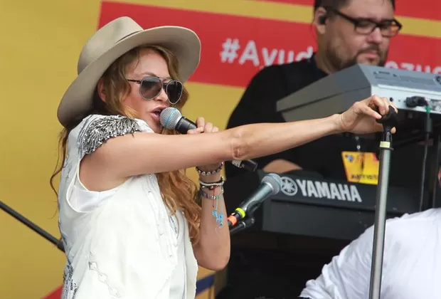 Paulina Rubio Venezuela Aid Live 