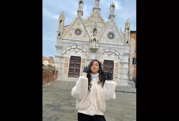 De Vuelta Al Barrio: Sirena Ortíz y las imperdibles fotos de su viaje a Europa