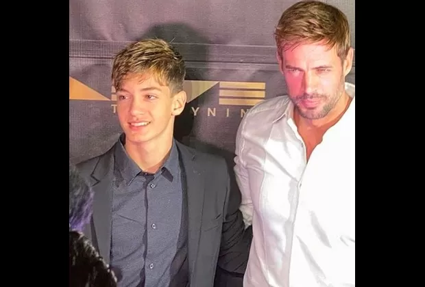 William Levy sorprende con foto en la que destaca el gran parecido con su hijo